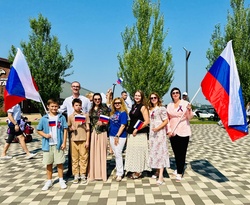 Члены Общественной палаты приняли участие в праздничных мероприятиях ко Дню Государственного флага России