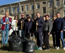 Члены Общественной палаты приняли участие в общегородском субботнике
